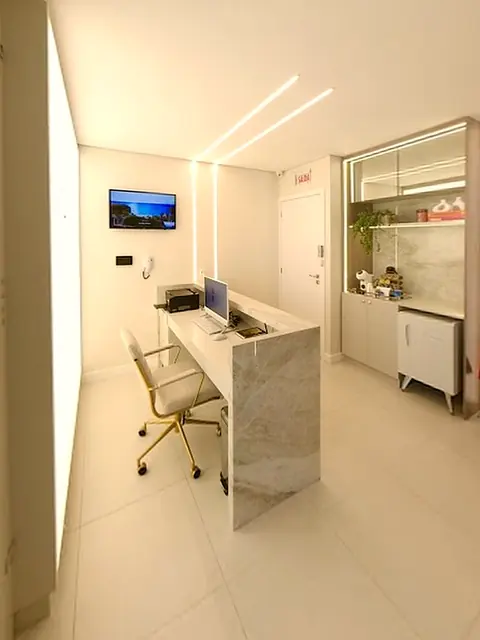 Bancada da secretária com balcão de mármore